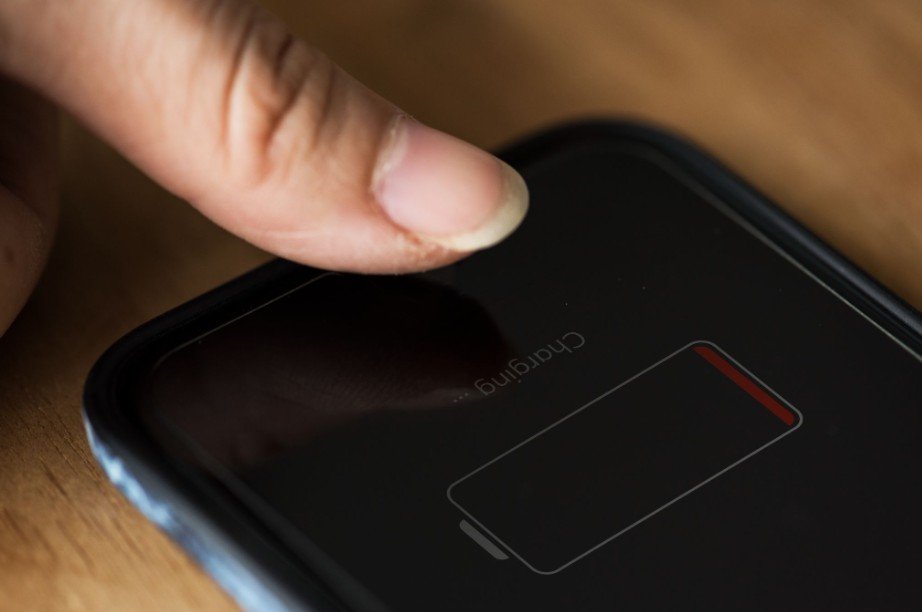 Can a Weak Cellular Signal Drain My Battery?